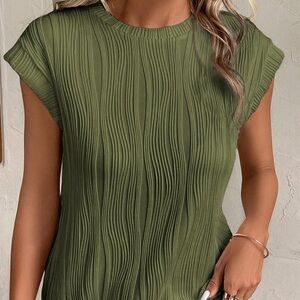 Chic Olive Green Pleated Short Sleeve Top